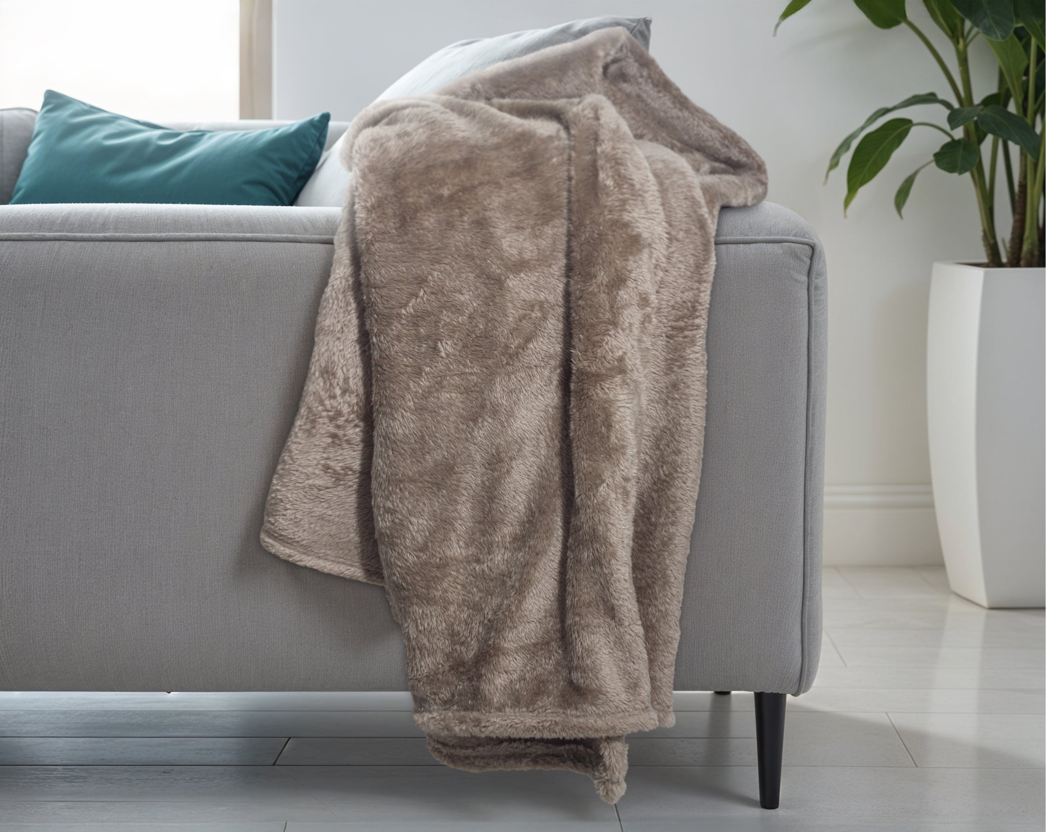 Teddy plaid Diep Taupe 150 x 200 - Bedworld B.V.