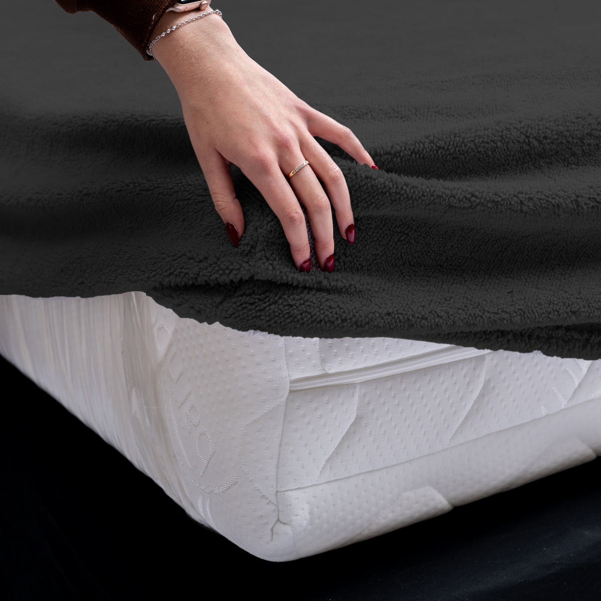 Teddy hoeslaken Antraciet - Bedworld B.V.