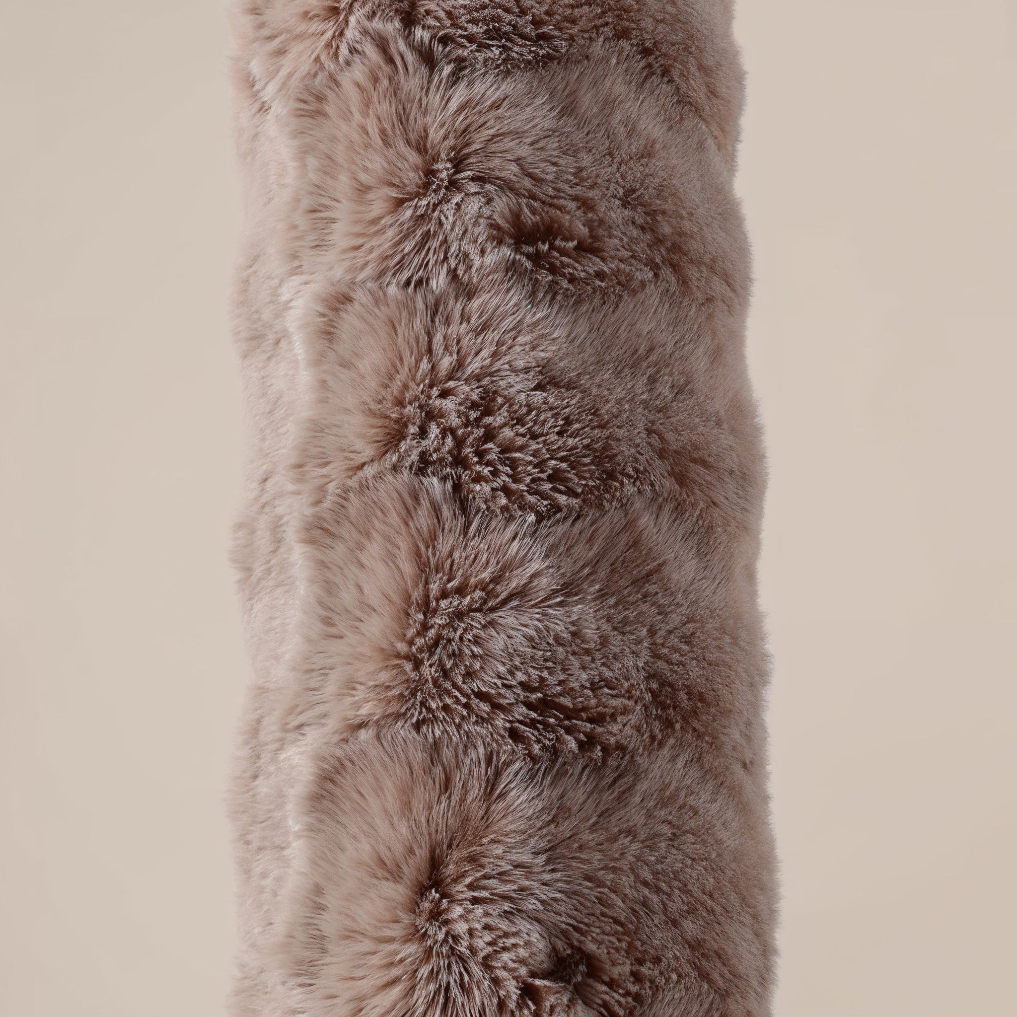 Bodypillow Pompom Taupe 140 x 20 - Bedworld B.V.