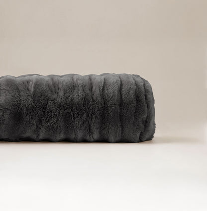 Bodypillow Pompom Antraciet 140 x 20 - Bedworld B.V.