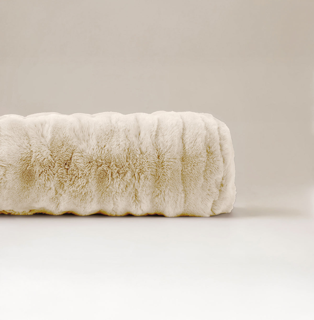Bodypillow Pompom Beige 140 x 20 - Bedworld B.V.