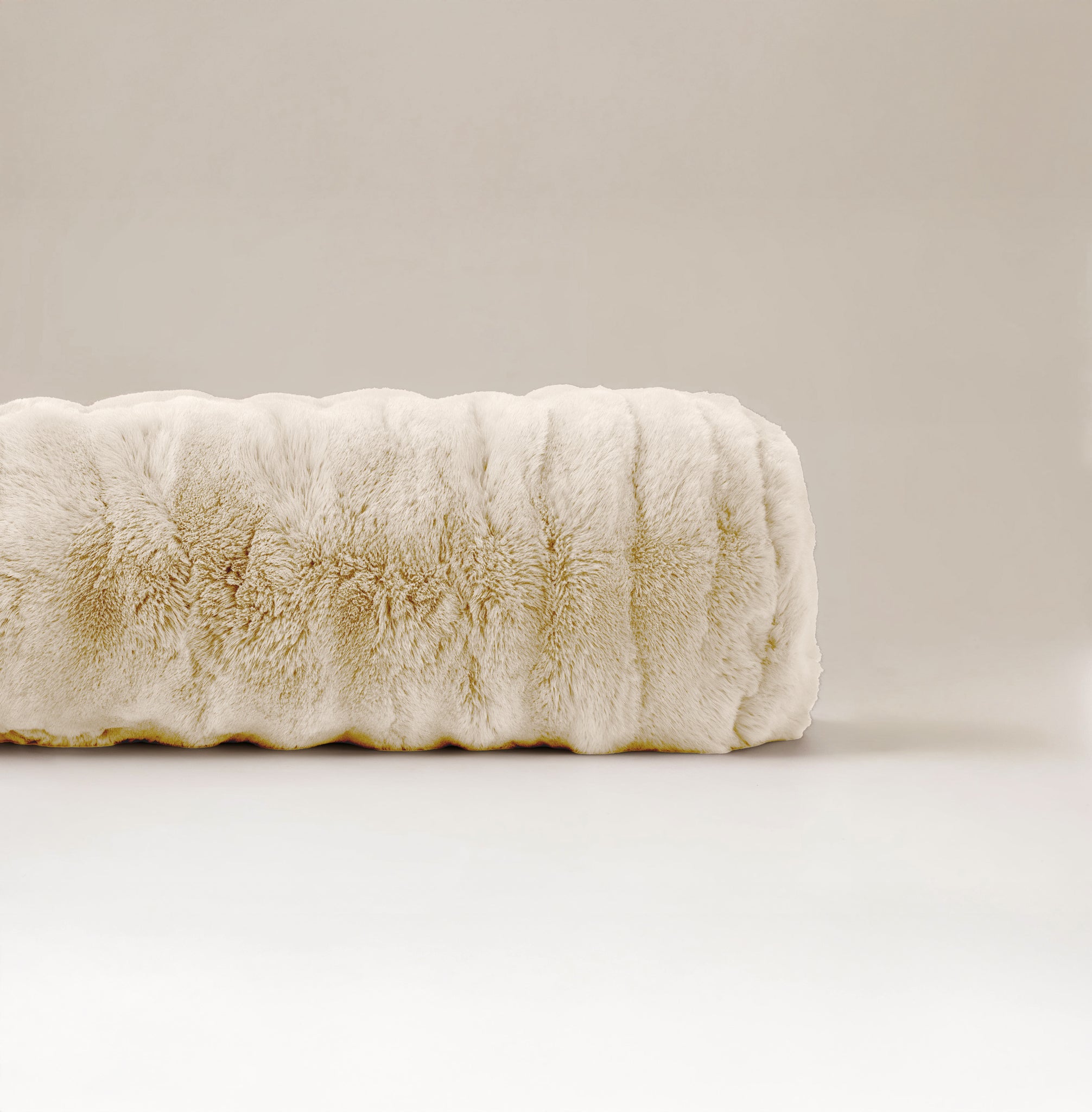 Bodypillow Pompom Beige 140 x 20 - Bedworld B.V.