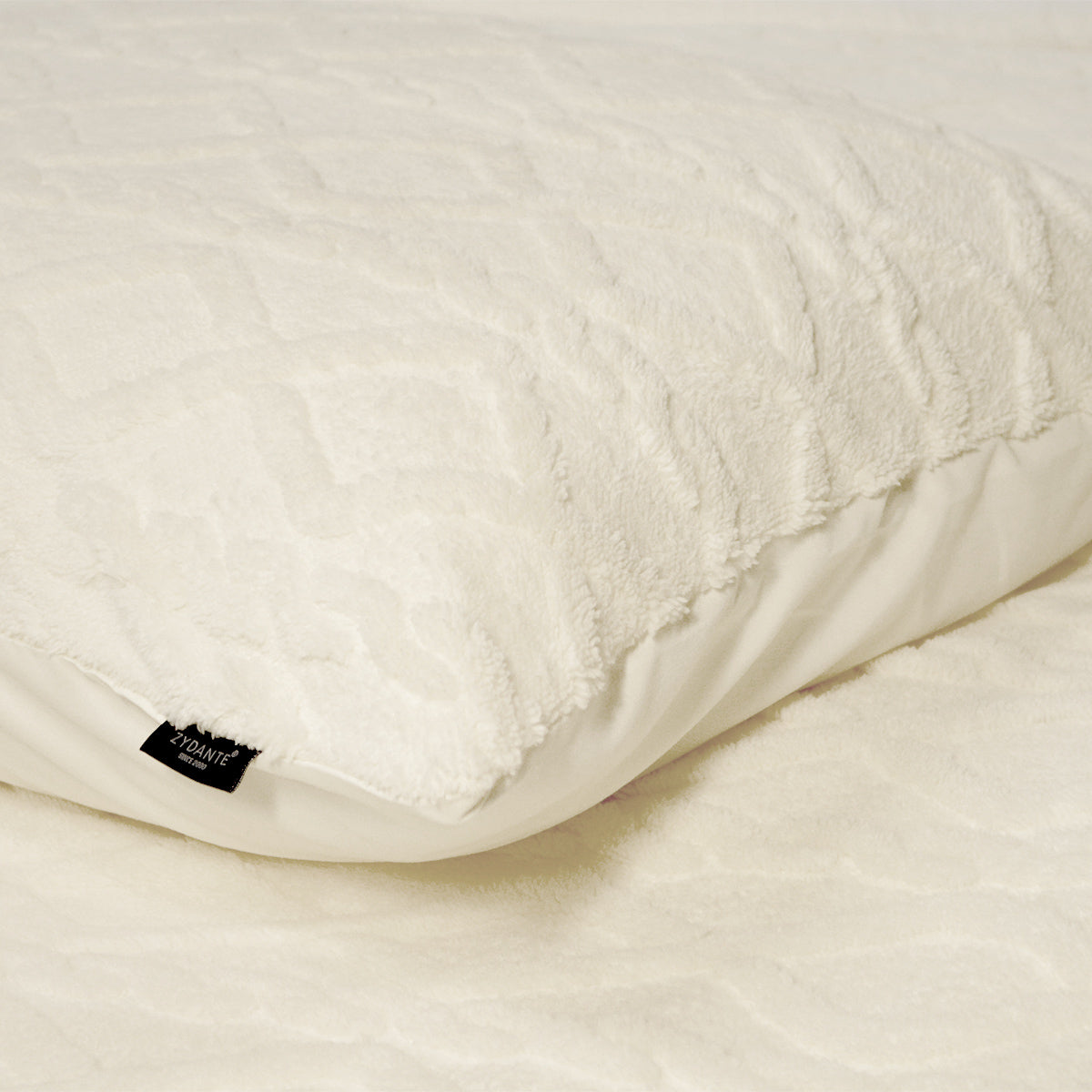 Dekbedovertrekset Jacquard Teddy Whisper White - Bedworld B.V.