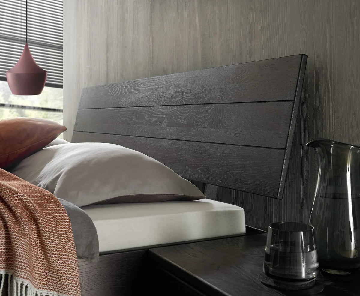 Raven Wood Black Houten Bed