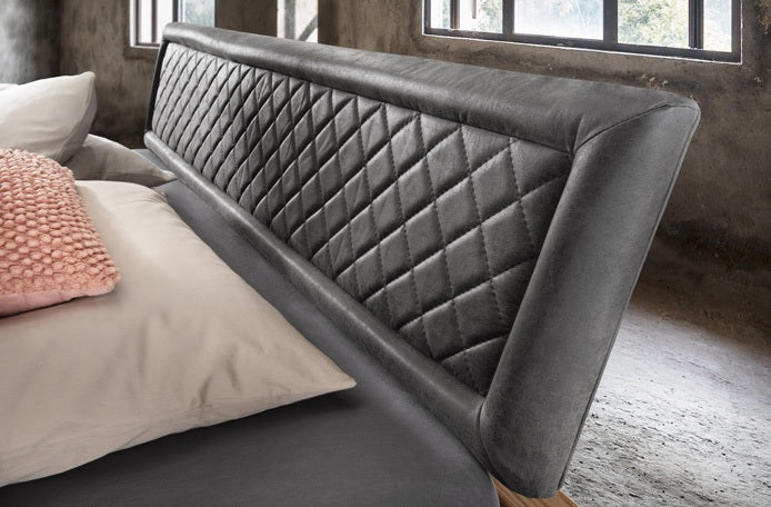 Mystical Oak Bed - Black Edition